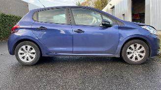 Peugeot 208  picture 9