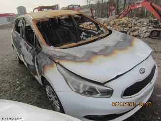 Auto da rottamare Kia Cee d 1400  diesel 2013/1