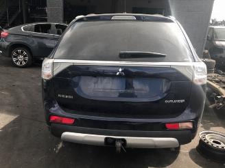 Salvage car Mitsubishi Outlander DIESEL - 2200CC - 6VIT 2015/1
