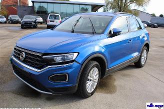 Schadeauto Volkswagen T-Roc STYLE 2018/10