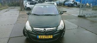 uszkodzony samochody osobowe Opel Corsa  2013/2