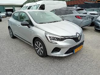 skadebil auto Renault Clio 1.0 TCe 90 Navi Airco 2023/4