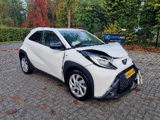 krockskadad bil auto Toyota Aygo X 1.0 Airco 2022/9
