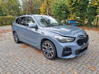 krockskadad bil auto BMW X1 Xdrive 25e M-Pakket Panorama Headup Stoelverw. 2022/3