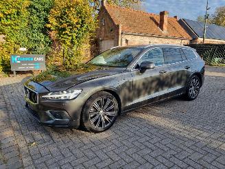 skadebil auto Volvo V-60 T6 Plugin Hybr Navi Stoelverw. 2021/8