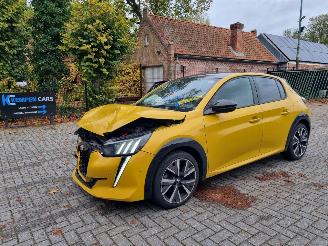 Schadeauto Peugeot 208 GT-Line PureTech 100 Pano Led 2020/2