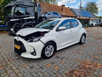 skadebil auto Toyota Yaris Hybrid 115 First Edition 2025/3
