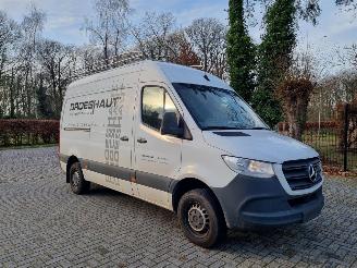 krockskadad bil auto Mercedes Sprinter 314 CDI Mbux Navi Airco 2019/5