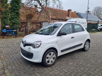 Vaurioauto  passenger cars Renault Twingo 1.0 SCE 52KW 2016/3