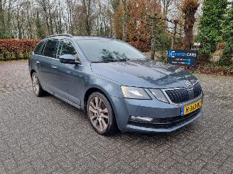 Unfallwagen Skoda Octavia 1.6 TDI Aut. Airco Navi Stoelverw 2020/1