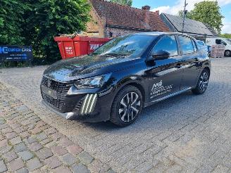 Schadeauto Peugeot 208 Puretech 100 Airco 2024/6