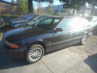 Coche siniestrado BMW 5-serie 525i touring 1999/1