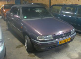 skadebil auto Opel Astra f cabrio 1997/1