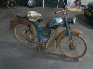 krockskadad bil fiets Overige  malagutti klassieke bromfiets 1962/1