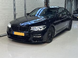 Coche accidentado BMW 5-serie 540i M-PAKKET DAK|MASSAGE|VENTILATIE|VIRTUAL|HU|360CAM|H&K FULL OPTIONS 2018/12