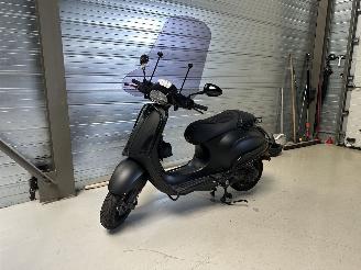 škoda koloběžky Vespa  SPRINT S CUSTOM MADE | LED MATRIX FULL OPTIONS MET BEUGELS 2023/8