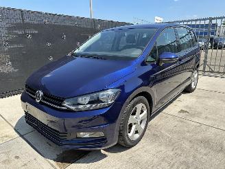 Voiture accidenté Volkswagen Touran 1.4 TSI MINIMAL DAMAGE | DRIVEABLE DAMAGE 2016/8