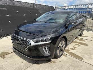damaged passenger cars Hyundai Ioniq 1.6 GDI FACELIFT | CAMERA | XENON-LED | AMBIENT LIGHT | CRUISE CONTROL 2020/10