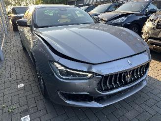 Maserati Ghibli 3.0 V6 Q4 Gran-Lusso Aut / SOFT-CLOSE / MINIMAL DAMAGE picture 3