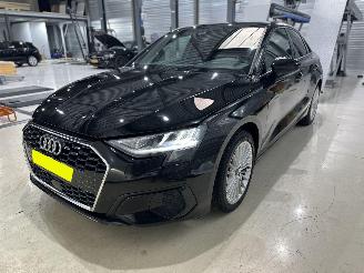 Vaurioauto  passenger cars Audi A3 1.5 35 TFSI S-LINE LEDER/NAVI/CAMERA//ASSIST/LED MATRIX/ VOL SCHADEVRIJ 2022/9