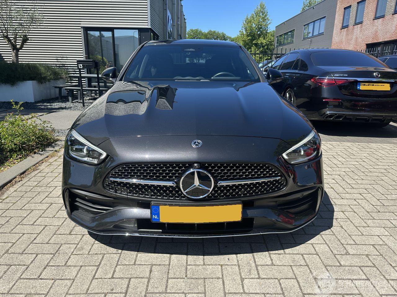 Mercedes C-klasse C220d AMG/RADAR/LEDER/360CAMERA/SFEERVERLICHTING/BOMVOL