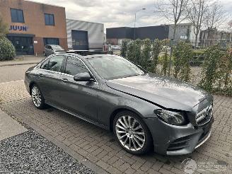 Mercedes E-klasse 200 AMG PANO/LED/19INCH picture 1