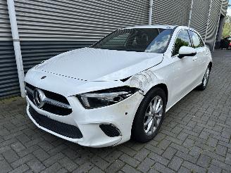Damaged car Mercedes A-klasse A180d GROOT SCHERM/LED/CAMERA 2019/7