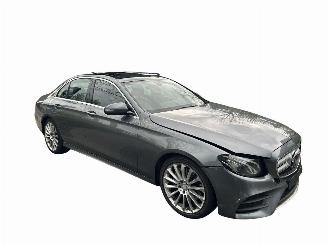 Voiture accidenté Mercedes E-klasse 200 AMG PANO/LED/19INCH 2016/11