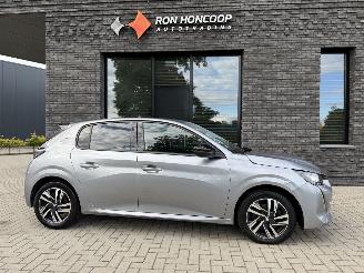 damaged passenger cars Peugeot 208 1.2 PureTech 101PK EAT8 Aut. Allure 2023/3