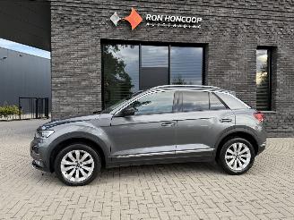 uszkodzony samochody osobowe Volkswagen T-Roc 1.5 TSI 150PK DSG7 Sport 2021/11