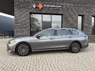 Damaged car Volkswagen Passat VARIANT NEW MODEL! 1.5 eTSI 150PK DSG7 Elegance 2024/6