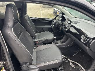 Volkswagen Up! Black UP! Panoramadak! picture 11