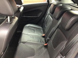 Ford Fiesta 1.6 tdci lease titanium volle auto met lichte zeer schade picture 6