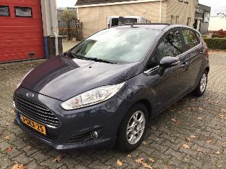 Ford Fiesta 1.6 tdci lease titanium volle auto met lichte zeer schade picture 4