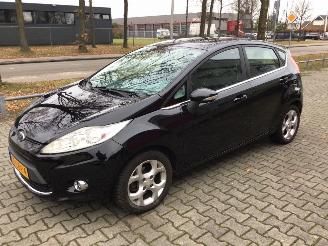 uszkodzony samochody osobowe Ford Fiesta Fiesta 1.2 TITANIUM uitvoering GEEN SCHADE 2010/3