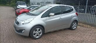  Kia Venga 1.6-16v Benzine Automaat Climatecontrol Stoelverwarming Lichtautomaat Privacyglas Leren stuurwiel Keyless entry 4x elektrische ruiten Elektrische inklapbare buitenspiegels parkdistance trekhaak sportvelgen mistlampen elektri 2013/8