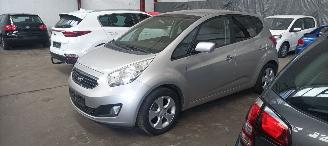 Voiture accidenté Kia Venga Bj:08-2013 1.6-benzine Automatik Climatecontrol Stoelverwarming Lichtautomaat Privacyglas Leren stuurwiel Keyless entry armsteun voor en achter Trekhaak Mistlampen 16-inch velgen 2013/8