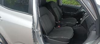 Kia Venga 1.6-16v Automaat Keyless entry Climatecontrol Stoelverwarming Lichtautomaat Privacyglas armsteun voor en achter Trekhaak Parkeersensoren 4xelek ramen Elektrische-spiegels met verwarming mistlampen 16 inch velgen picture 16