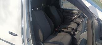 Volkswagen Caddy 2.0-TDI Tüv+Distributieriem nieuw 1-eigenaar Airconditioning Elektrische ramen Elektrische-spiegels verwarmde buitenspiegels centrale vergrendeling met afstandsbediening Start-Stop systeem Tussenwand met glas achteruitrijspiegel Radio met Usb laadvloer h picture 23