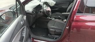 Opel Crossland Bj: 4-2018 1.2 Benzine Automaat Navigatie Stoelverwarming Stuurwiel met verwarming Led-Koplampen Led-Achterlichten Trekhaak picture 15
