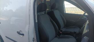 Volkswagen Caddy Bj: 2-2016 2.0-TDI Facelift TÜV+Timingbelt new 11-2025 picture 17