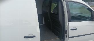 Volkswagen Caddy Bj:02-2016 Lkw Facelift model 2.0 TDI DPF 75pk Airconditioning Elektrische ramen Elektrische-spiegels met verwarming Centrale vergrendeling met afstandsbediening Start-Stop systeem Tussenwand met glas achteruitrijspiegel Radio met usb schuifdeur Rechts la picture 17