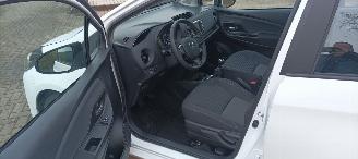 Toyota Yaris Bj:10-2017 Facelift 1.5-Benzine 111pk Touchscreen met Camera Lichtautomaat Drivelane assistent Leren multi stuurwiel Stoelverwarming picture 15