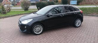skadebil auto Kia Rio Bj:11-2019 1.4-16v Automaat Navi Climatecontrol Stoelverwarming Lichtautomaat Led-Koplampen 4xelek ramen Privacyglas Stuurwiel met verwarming 2019/11