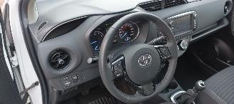 Toyota Yaris 1.5-Benzine 112pk 6-versn Airconditioning stoelverwarming Multicolor Touchscreen Display Achteruitrijcamera picture 24