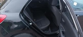 Kia Rio 1.4-DOHC Automatik Navi Climatecontrol Stoelverwarming Lichtautomaat Regensensor Led-Koplampen 4xelek ramen Elektrische-spiegels met verwarming Privacyglas Achteruitrijcamera Mistlampen 16-inch Kia velgen picture 28