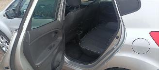 Kia Venga 1.6-DOHC Automatik Climatecontrol Stoelverwarming Lichtautomaat Privacyglas armsteun voor en achter 4xelek ramen Elektrische-spiegels met inklap stand Parkeersensoren Keyless-entry Mistlampen 16-inch Kia velgen picture 13