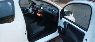 Toyota Aygo 1.0-VVTi Airconditioning Navigatie Led-Dagrijverlichting Elektrische ramen Centrale vergrendeling met afstandsbediening Radio-Cd picture 13