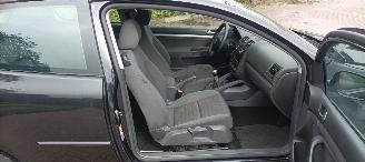 Volkswagen Golf 1.4-Benzine 80pk Climatecontrol CruiseControl Leren-Stuurwiel armsteun elek-ramen elektrische Spiegel Afneembare trekhaak Parkeersensoren mistlampen picture 17