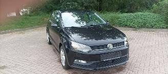 Coche accidentado Volkswagen Polo 1.4-TDi Climatecontrol Distance-frontradar Stoelverwarming Leren Stuurwiel Radio met usb Elektrische ramen Elektrische-spiegels met verwarming Centrale vergrendeling met afstandsbediening Start-Stop systeem Euro-6norm 2016/2